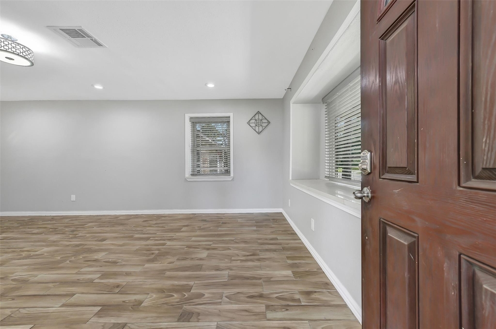 11226 Blades Street - Photo 3