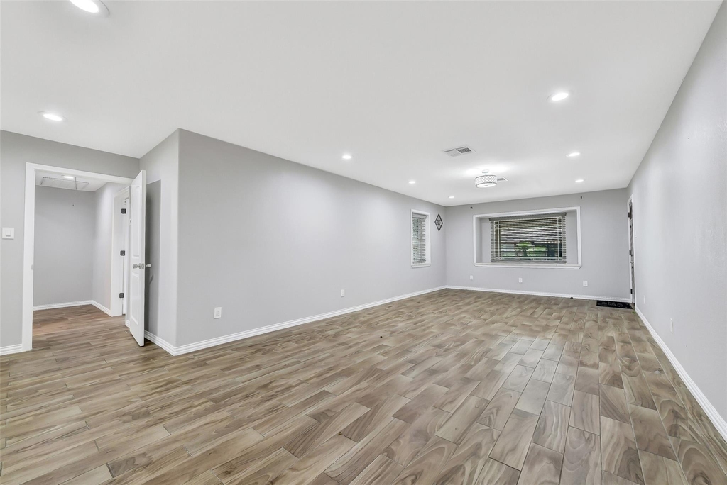 11226 Blades Street - Photo 5