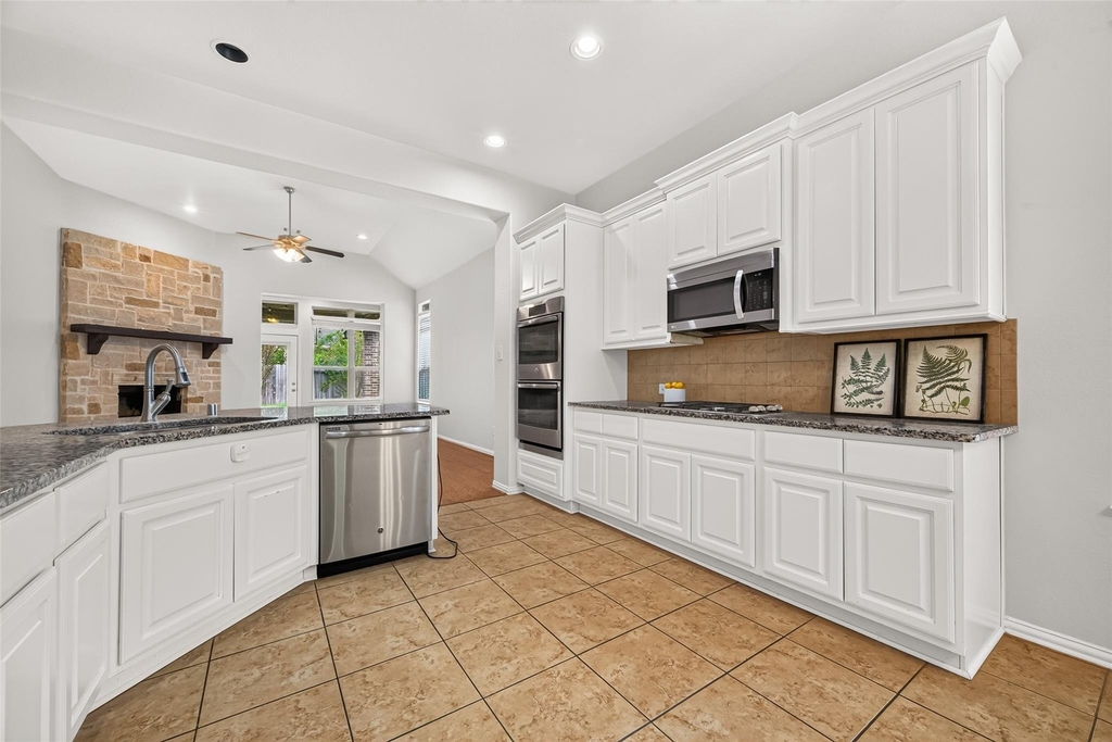 8155 Laughing Falcon Trail - Photo 18