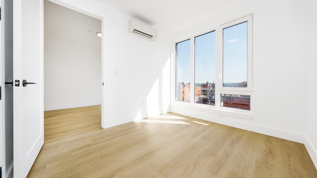 649 Hart St - Photo 6