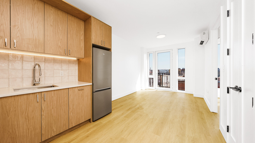 649 Hart St - Photo 8