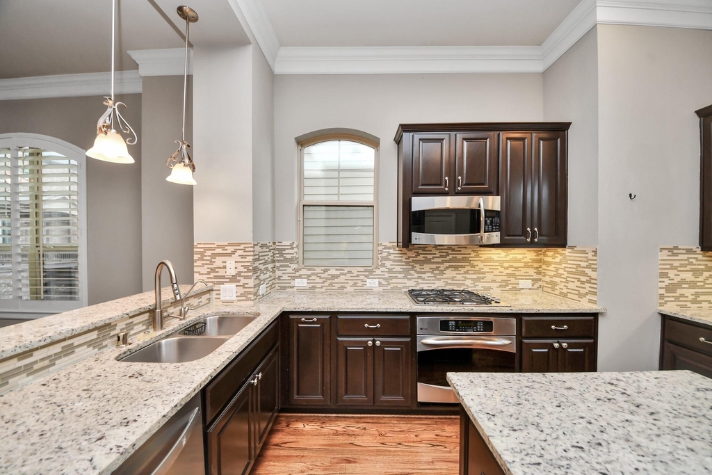 1617 W 23rd Street - Photo 9