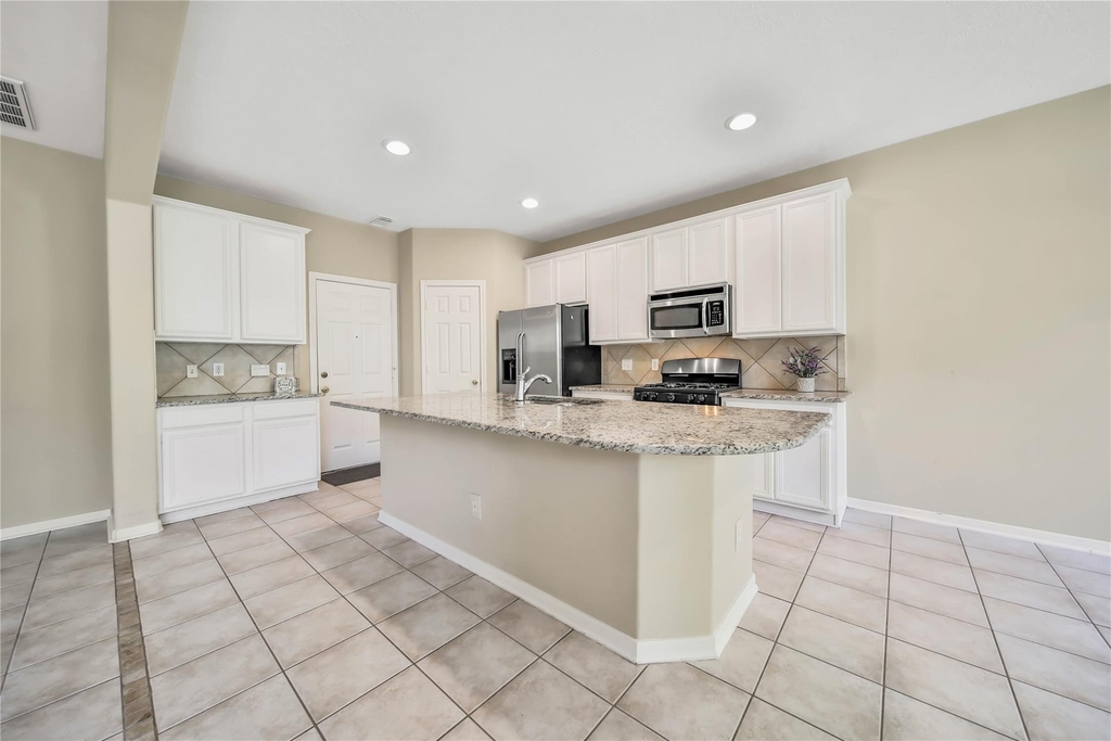 111 W Burberry Circle - Photo 6