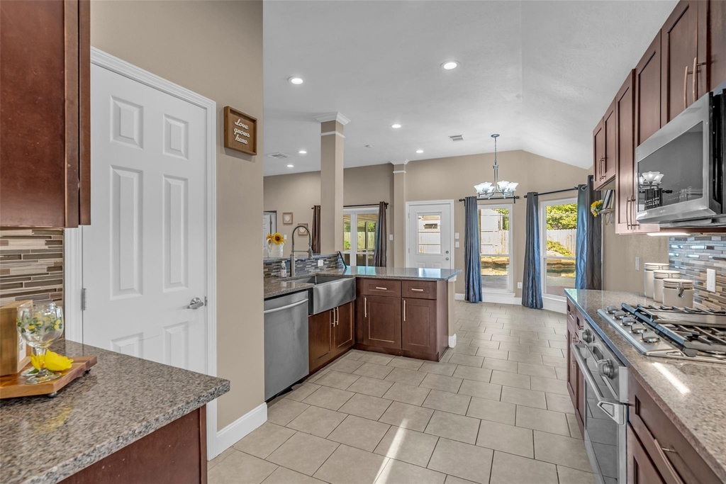 11506 Faulkey Gully Circle - Photo 13