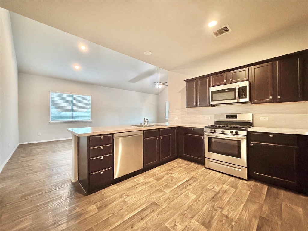5410 Pembrokeshire Circle - Photo 6