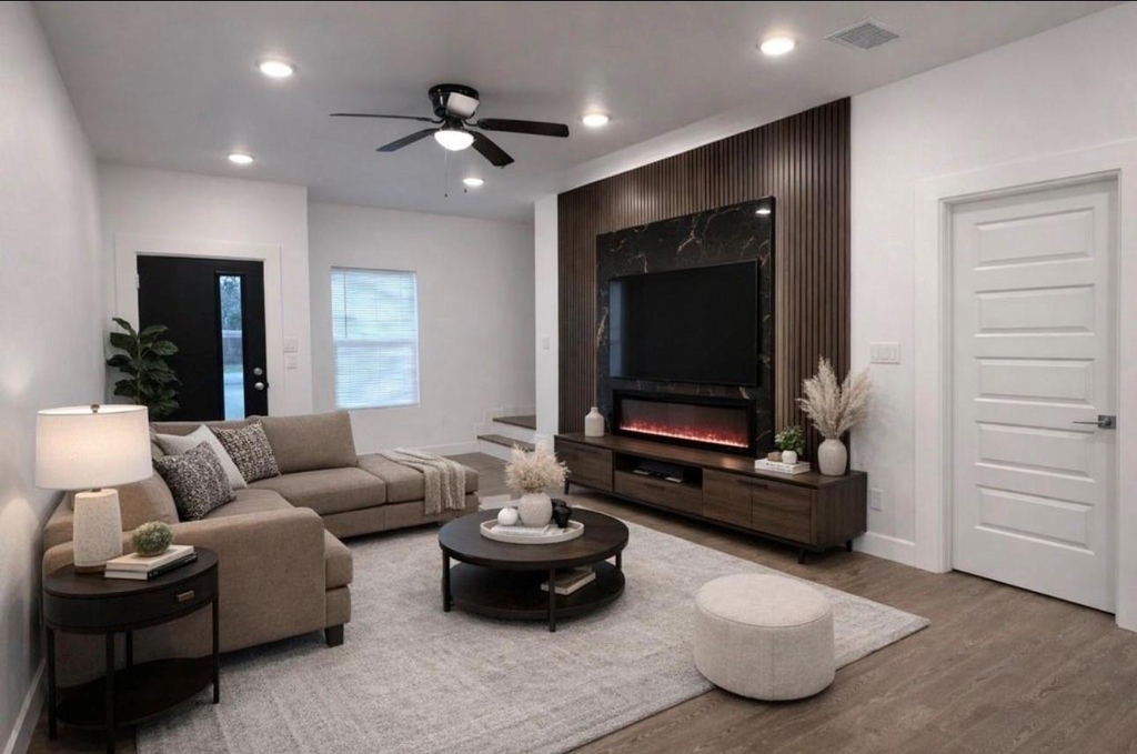 8141 Jeffery Street - Photo 2