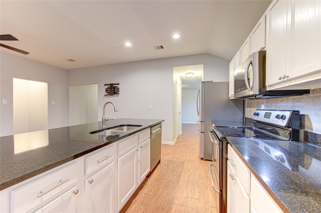 503 W Linney Street - Photo 19
