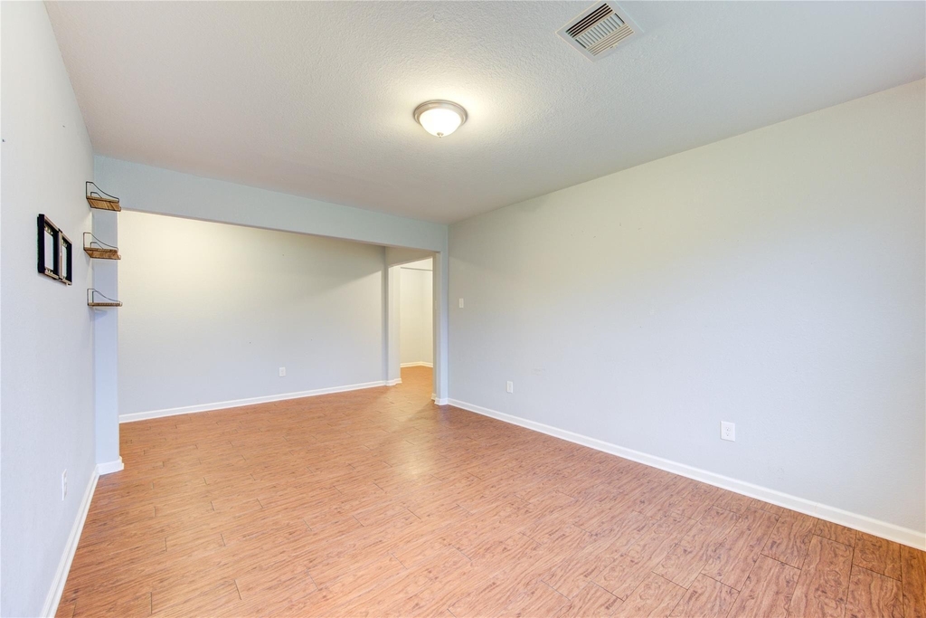 503 W Linney Street - Photo 11