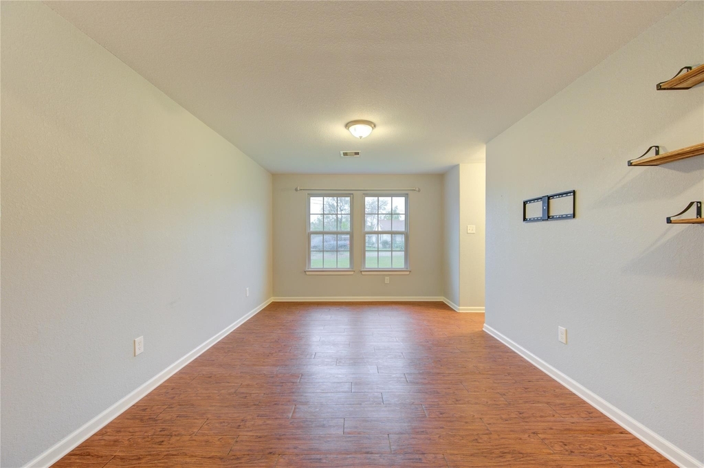 503 W Linney Street - Photo 9