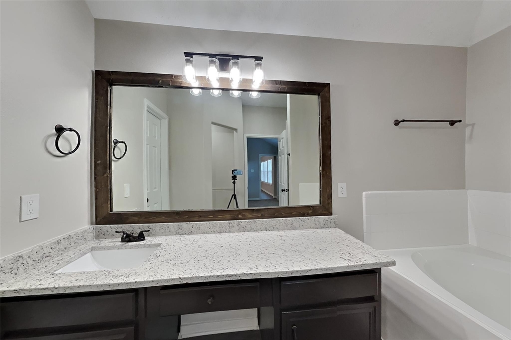 21510 Forest Colony Drive - Photo 8