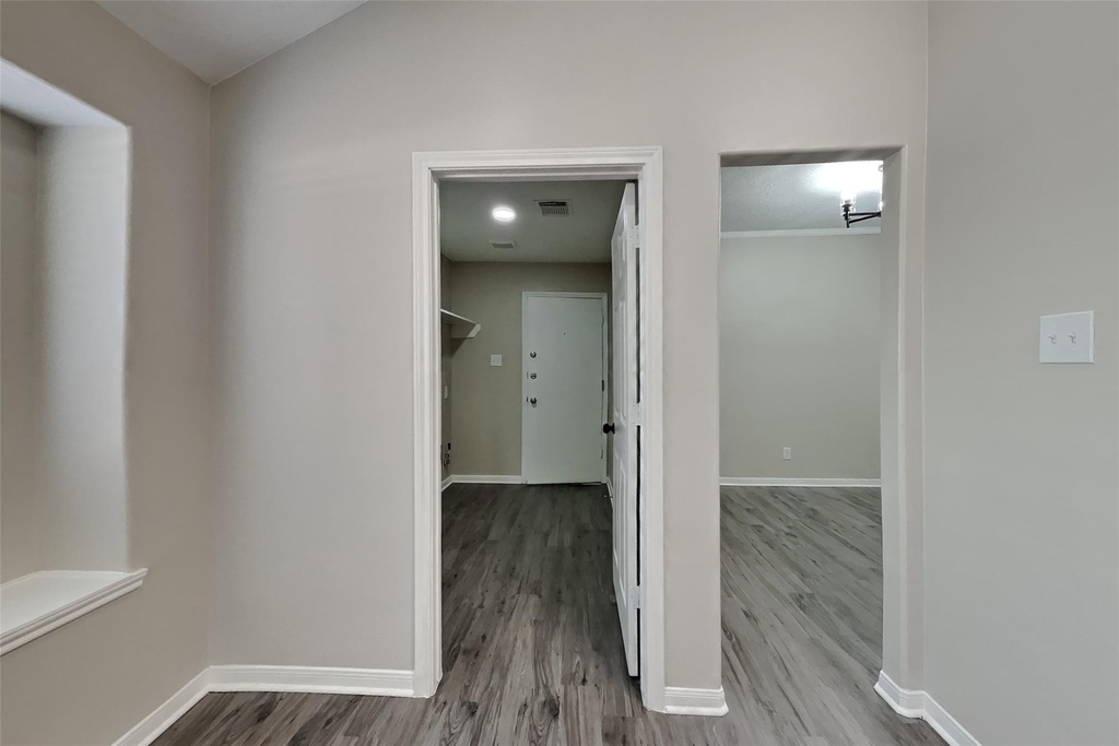 21510 Forest Colony Drive - Photo 2