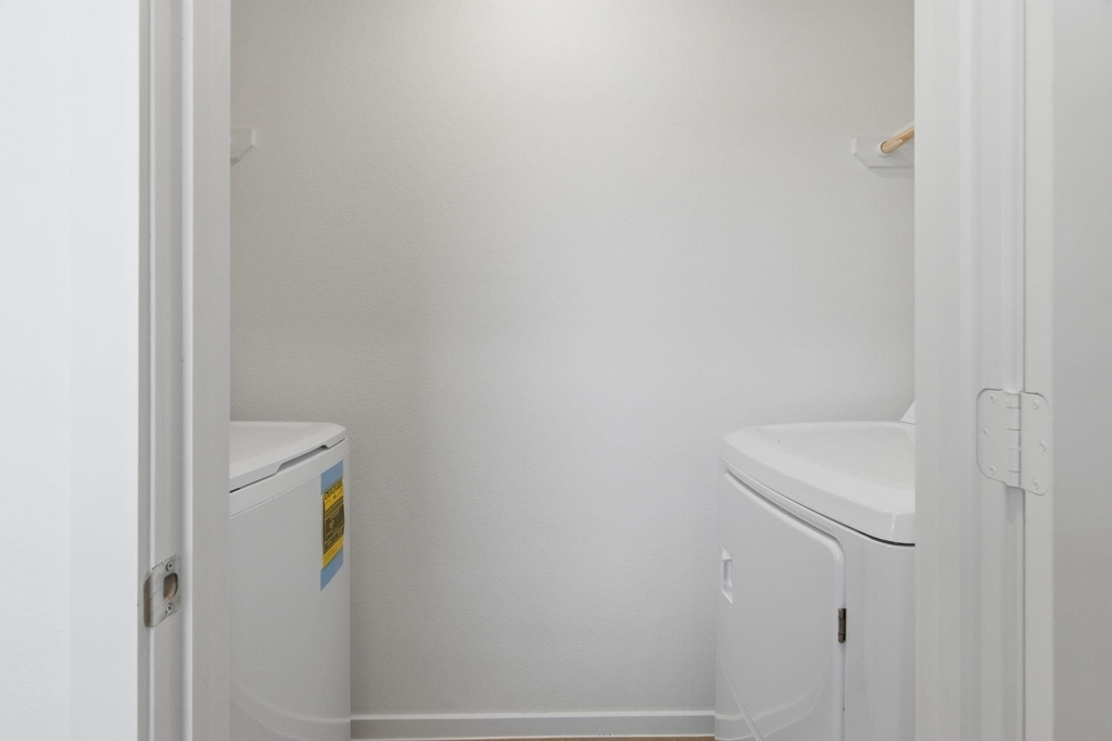 1530 Golden Iris - Photo 7