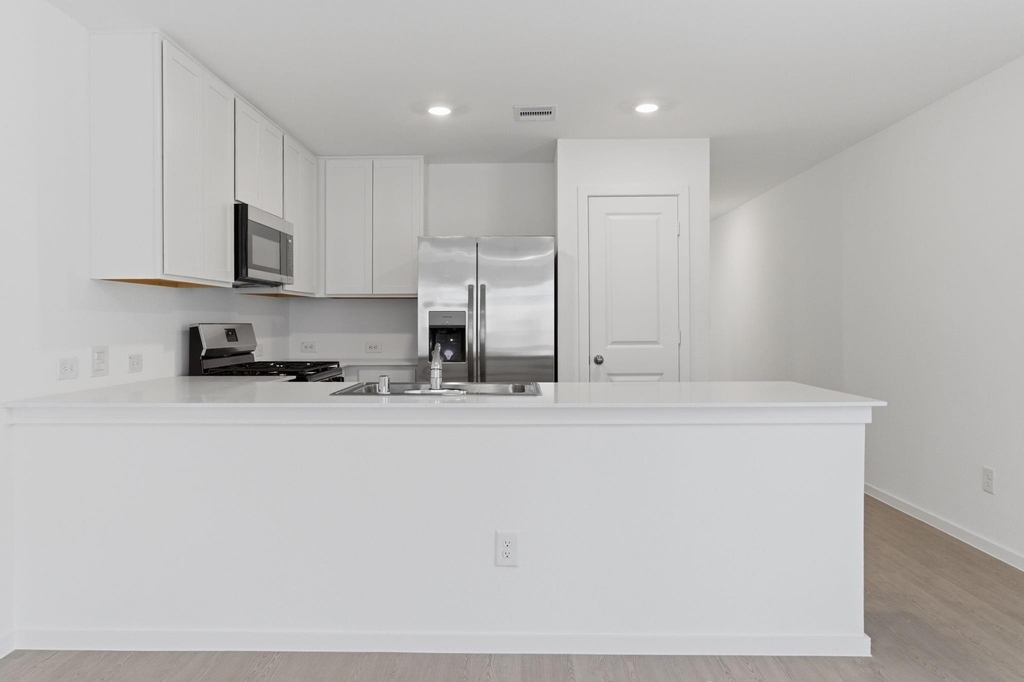1530 Golden Iris - Photo 13