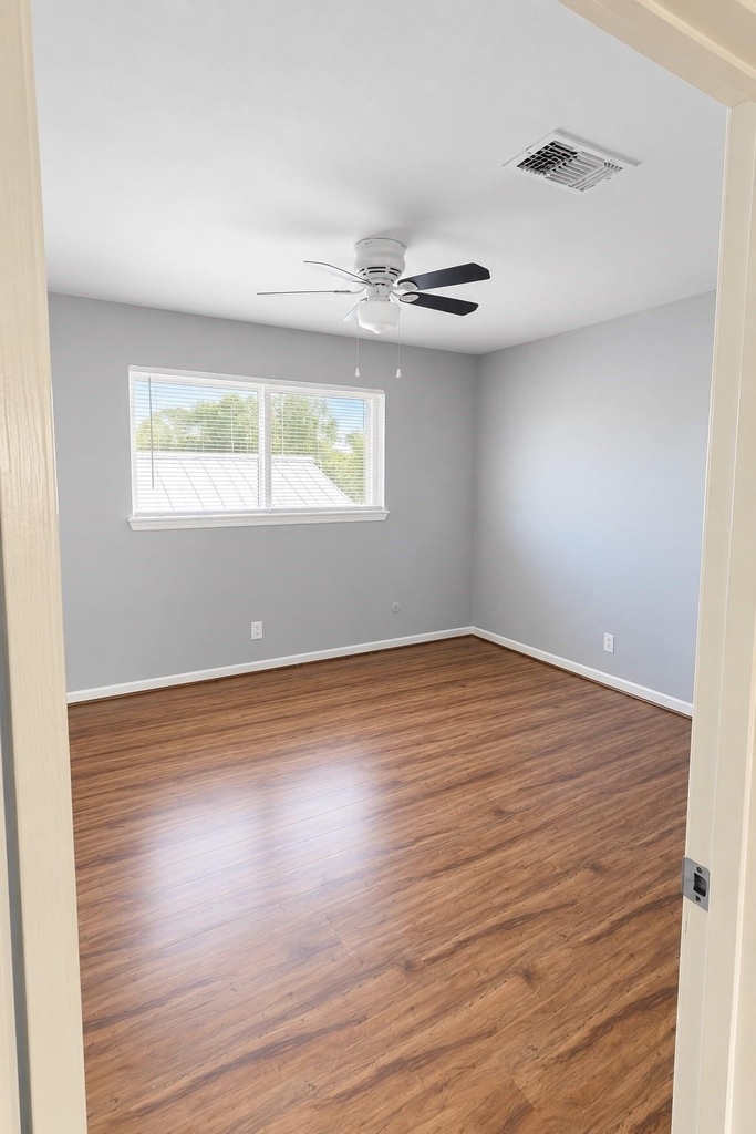 404 S Hood Street - Photo 0