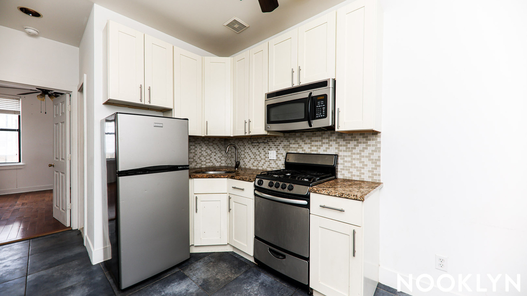 290 Harman St - Photo 5
