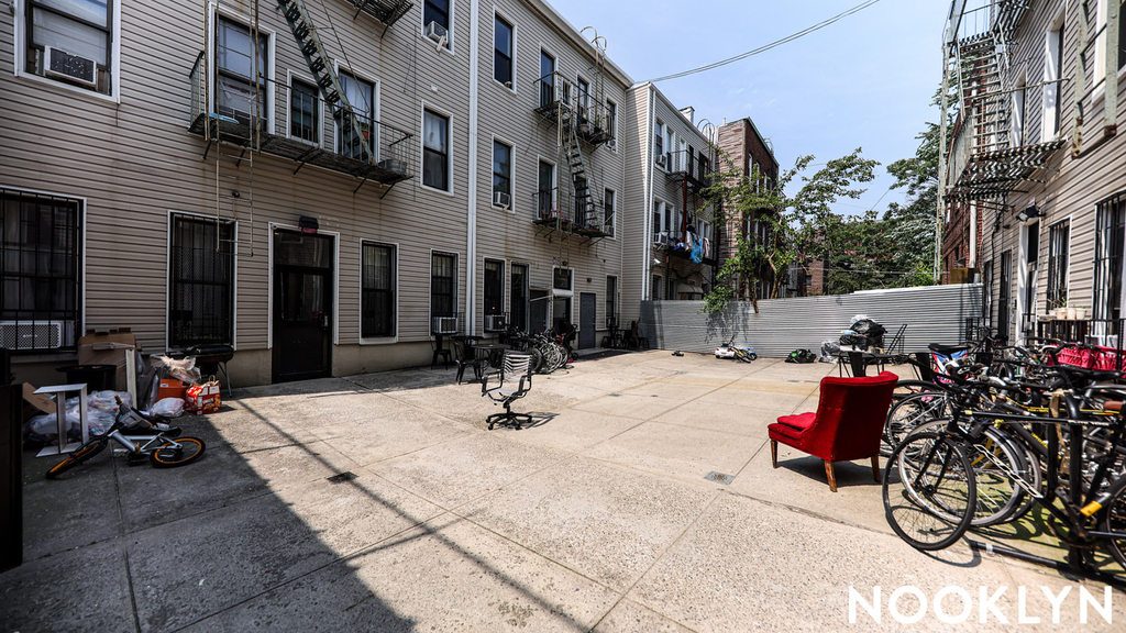 290 Harman St - Photo 10