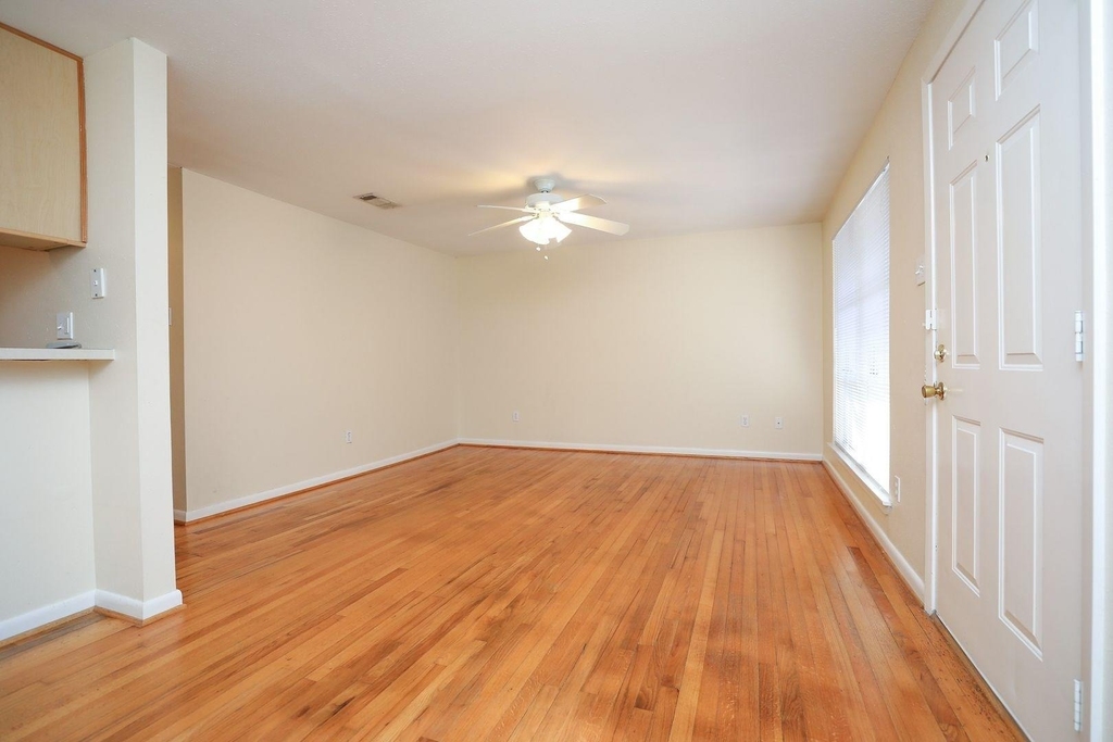 1620 Hawthorne Street - Photo 2