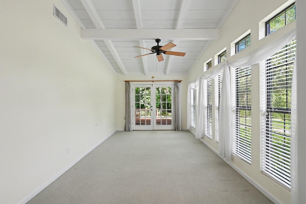 122 Warbonnet Drive - Photo 4
