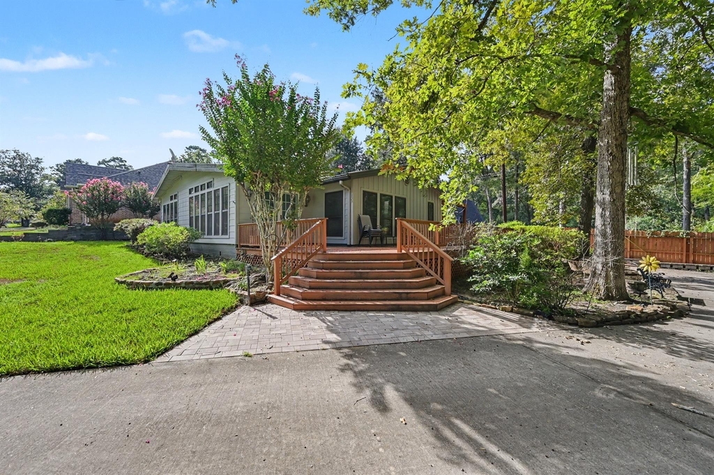 122 Warbonnet Drive - Photo 1