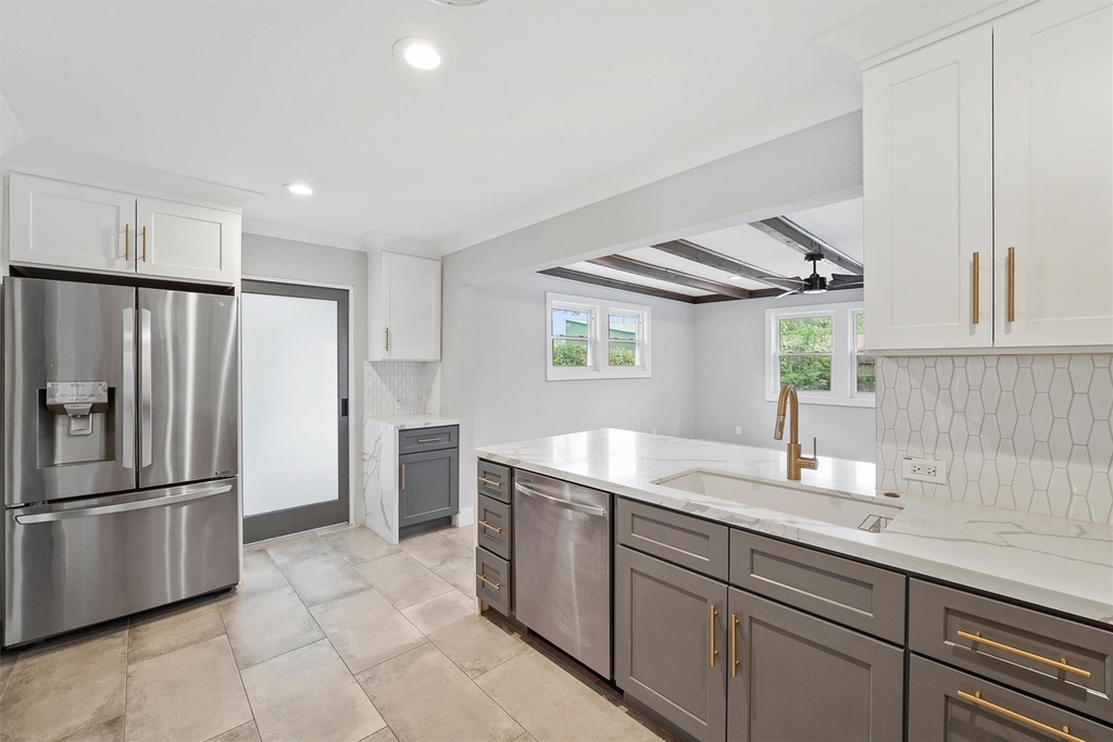 4614 Carleen Road - Photo 10