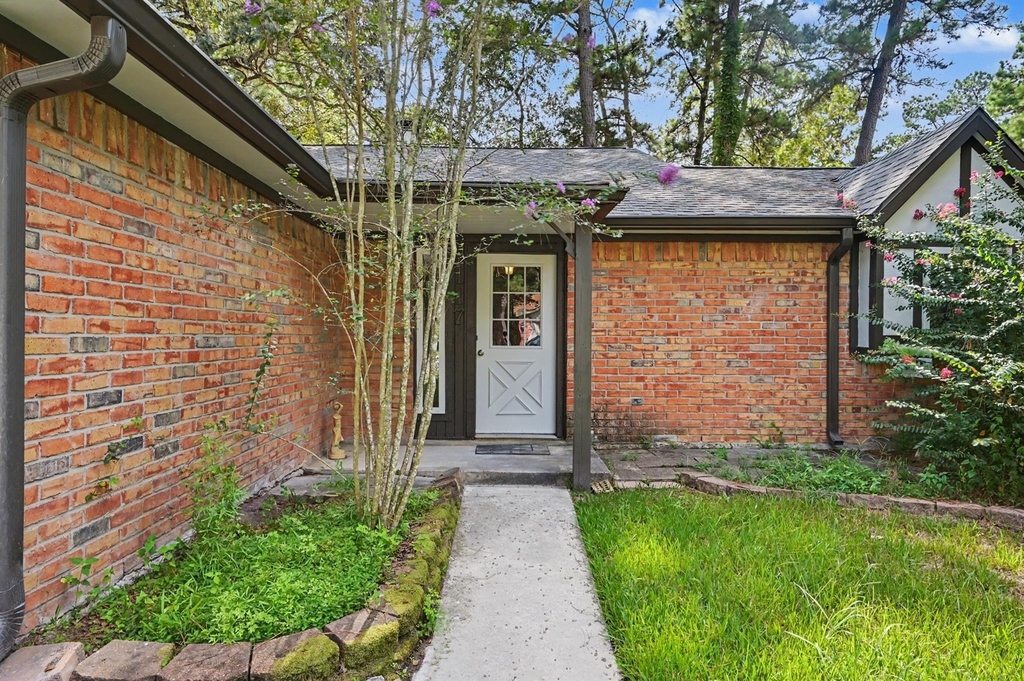 117 N Woodstock Circle Drive - Photo 1