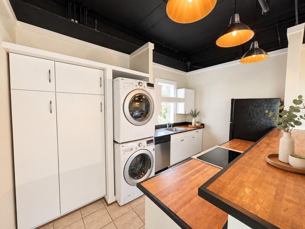 5002 Mellon Street - Photo 0