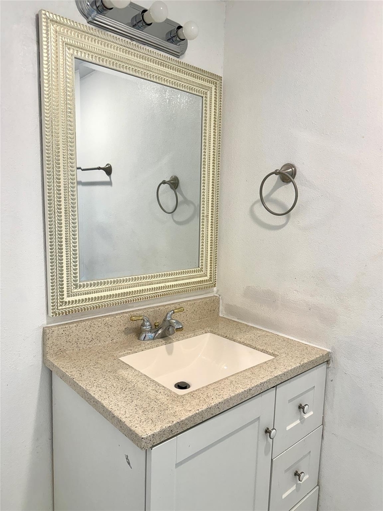 421 Sidney Street - Photo 6