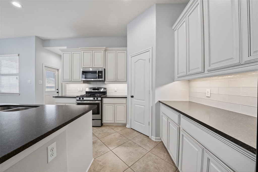 8922 Pinenut Drive - Photo 17
