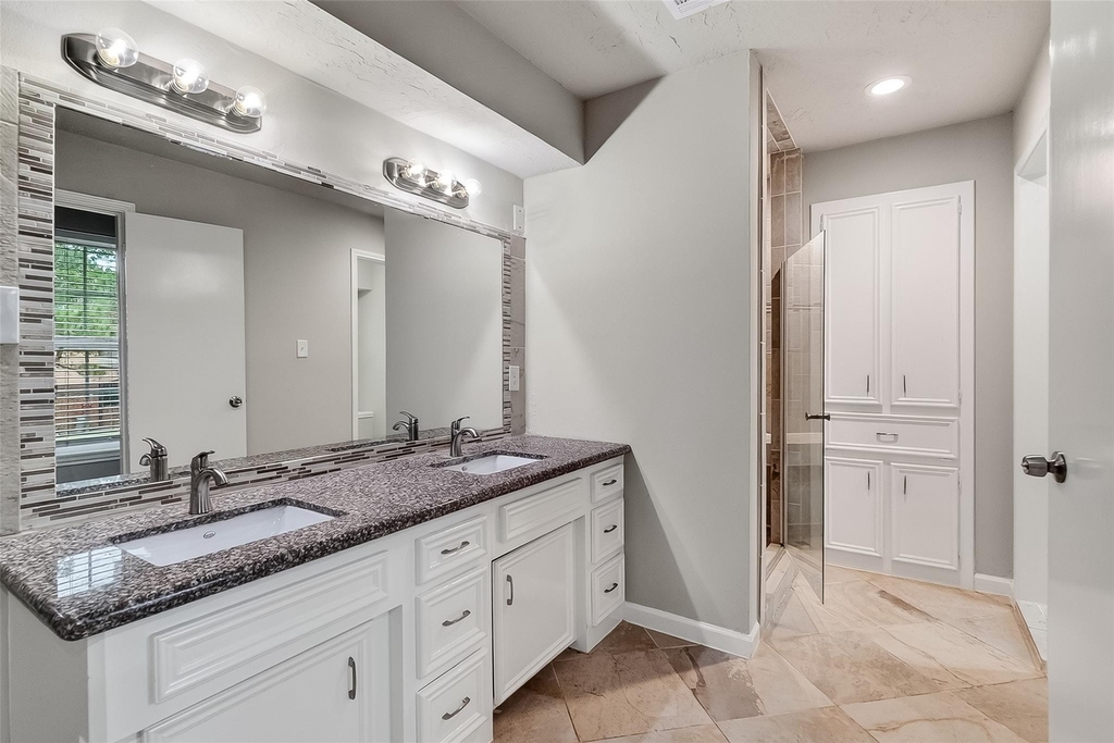 2402 Oak Shores Drive - Photo 24