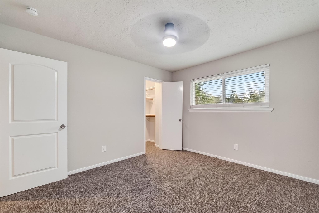 2402 Oak Shores Drive - Photo 32