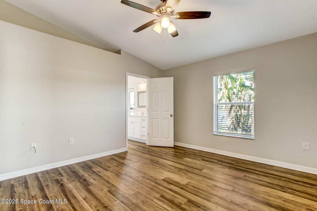 3254 Burdock Avenue - Photo 10
