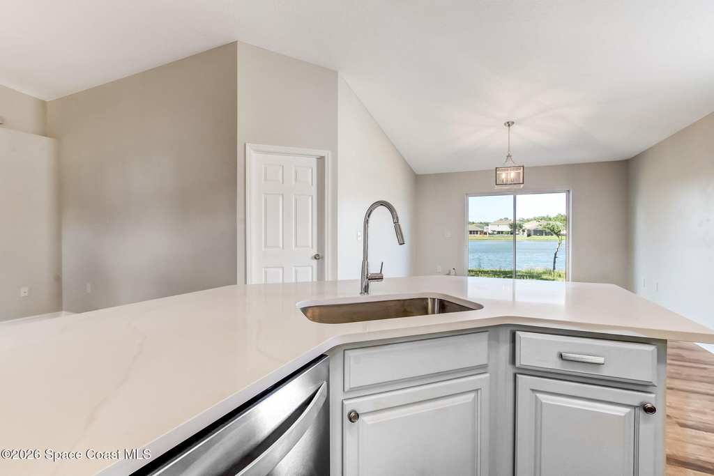 3254 Burdock Avenue - Photo 3
