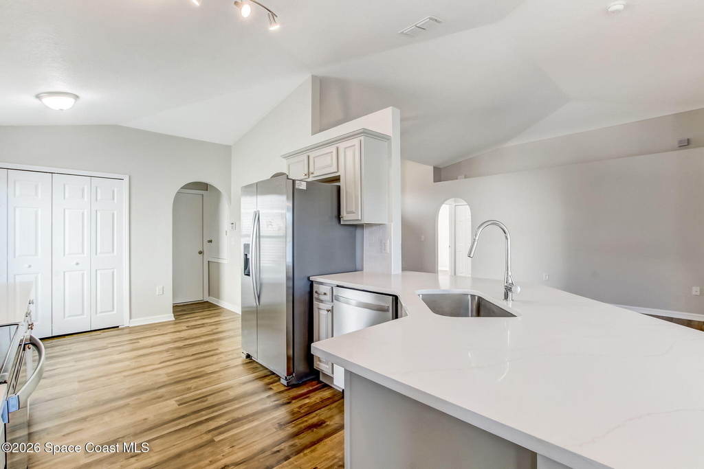 3254 Burdock Avenue - Photo 4
