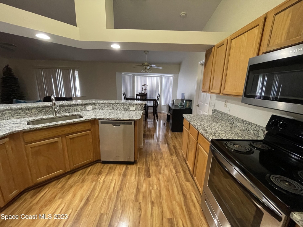 1738 Loquat Court Nw - Photo 3