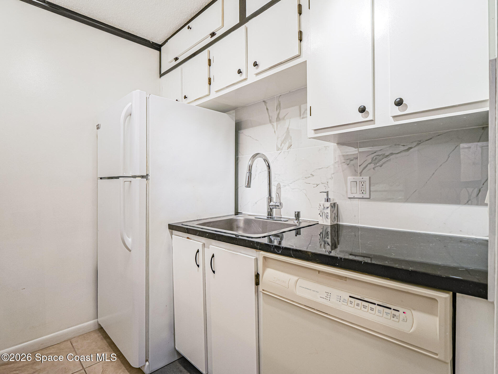 1198 Breezy Way - Photo 13