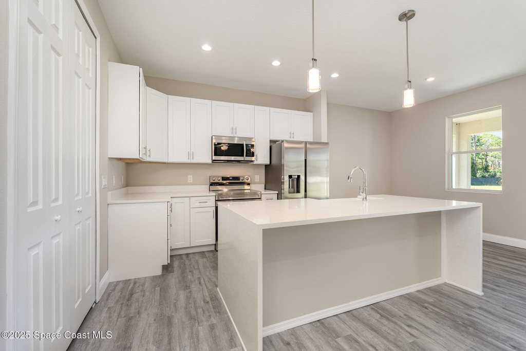 3187 Topsey Avenue Se - Photo 3