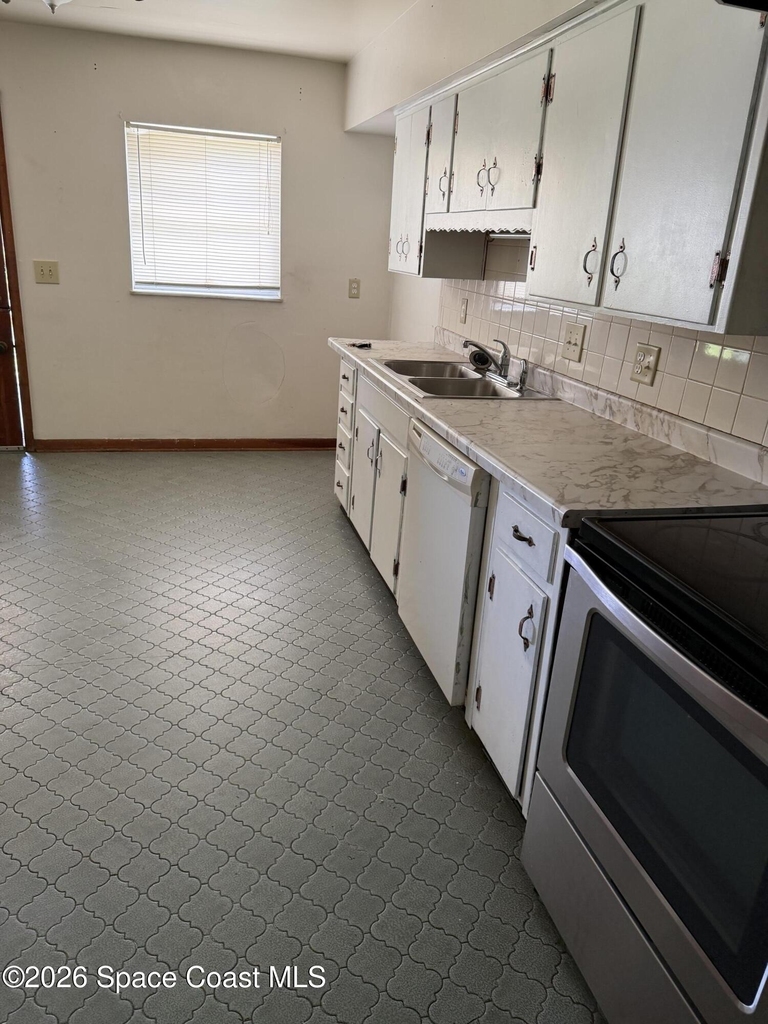 1601 Virginia Drive - Photo 5