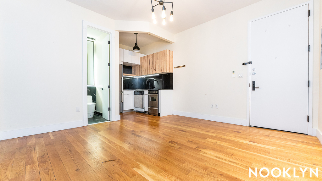 595 Myrtle Ave - Photo 4