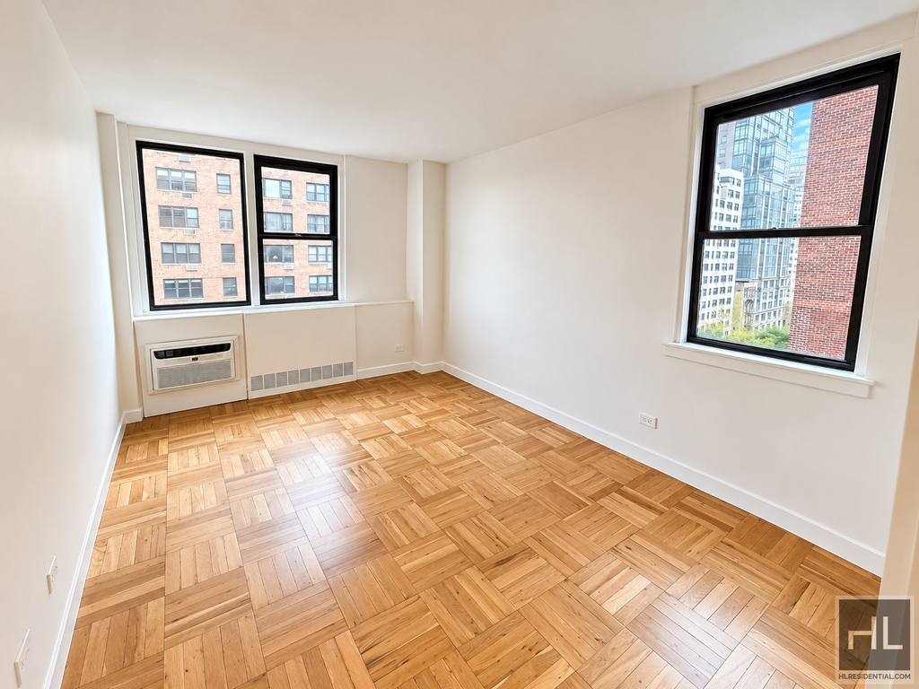 East 79th Street - Photo 2