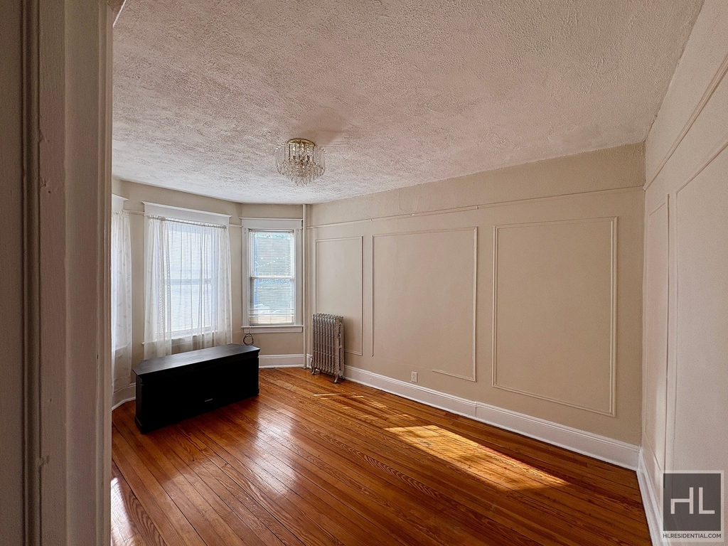 Mclean Avenue - Photo 1