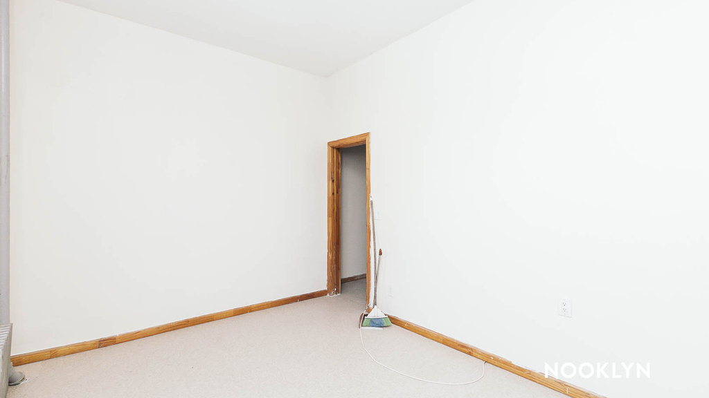 206 Scholes St - Photo 6