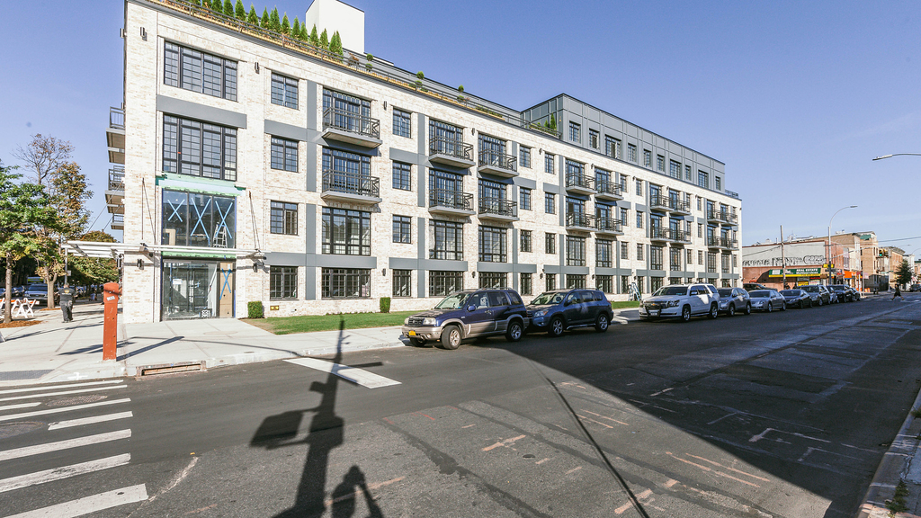 8-3 Wyckoff Ave - Photo 17