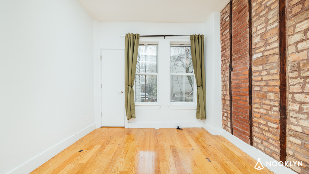 31 Montrose Ave - Photo 7