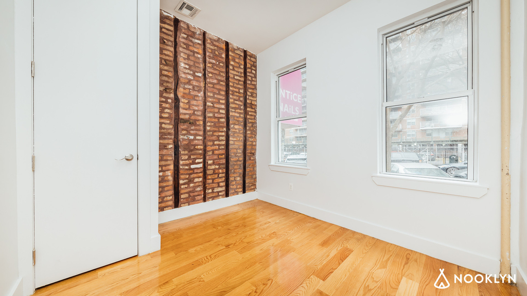 31 Montrose Ave - Photo 6