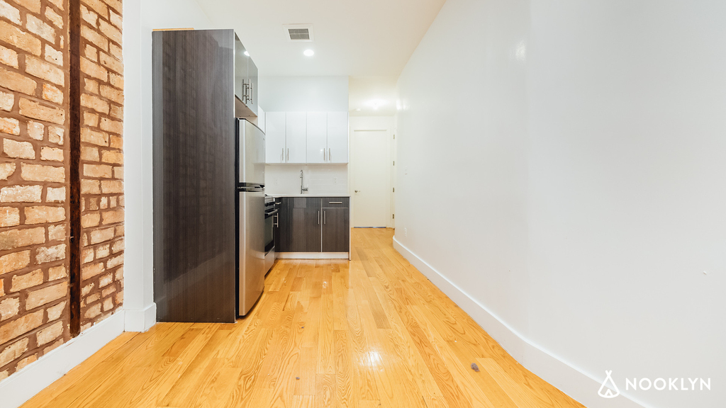 31 Montrose Ave - Photo 11