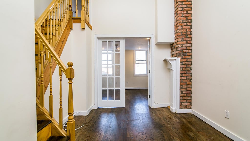 295 Maujer St - Photo 3