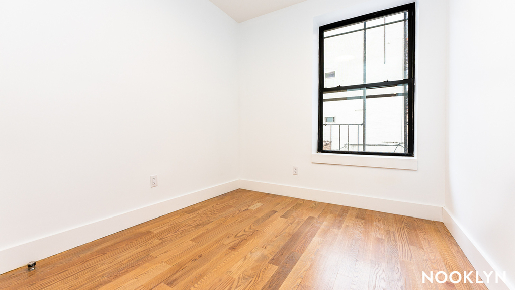 435 DeKalb Ave - Photo 10