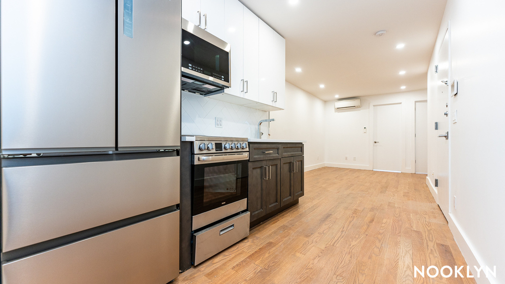 435 DeKalb Ave - Photo 14