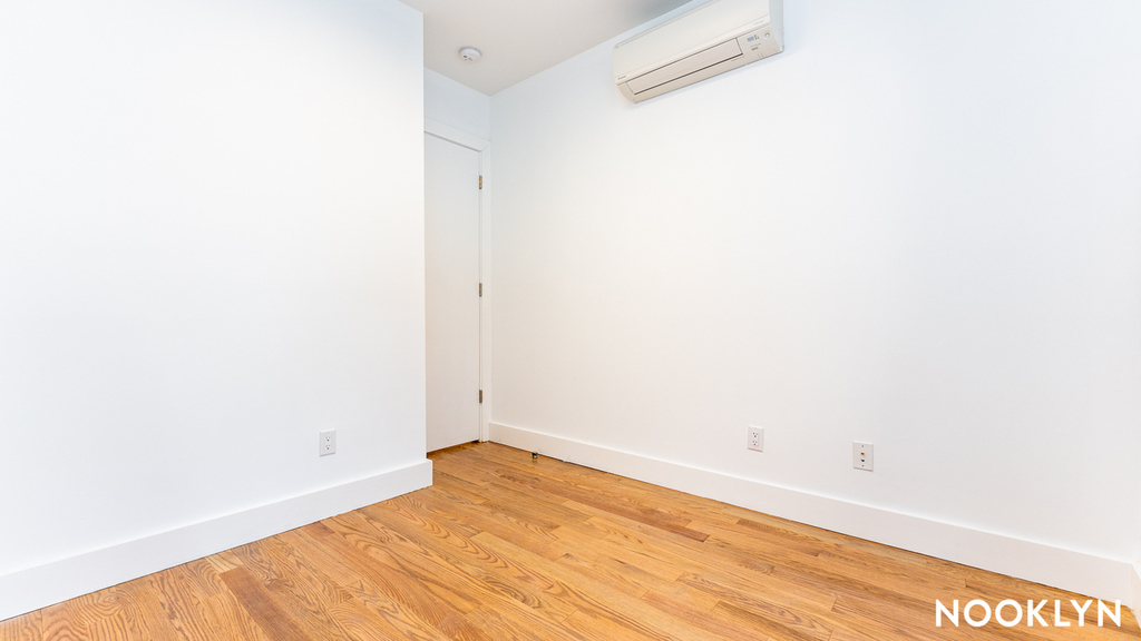 435 DeKalb Ave - Photo 11