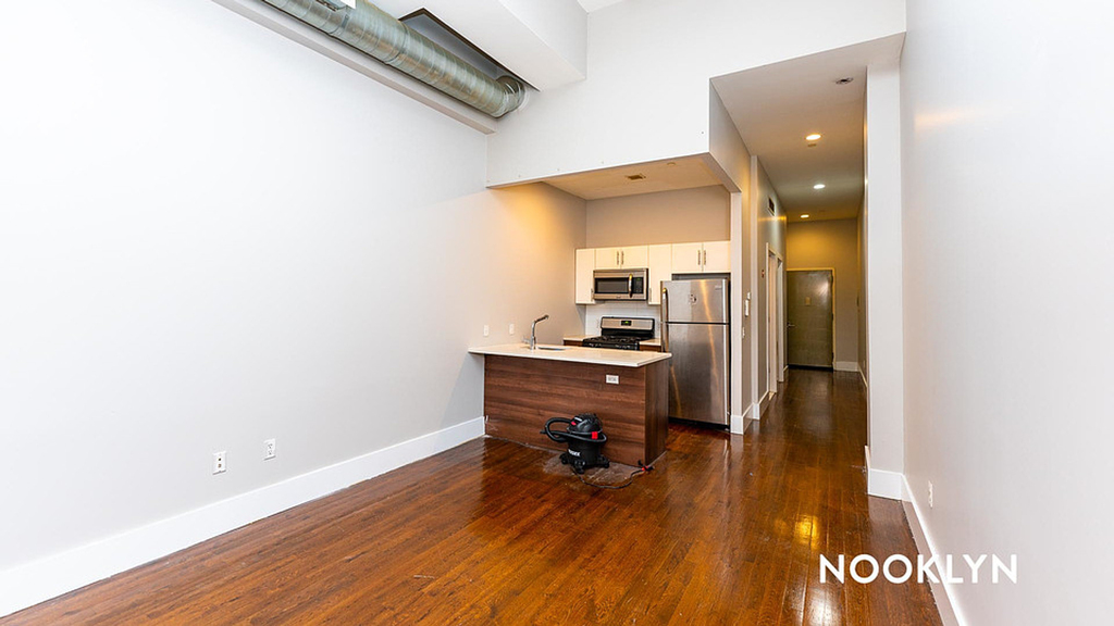 70 Kosciuszko St - Photo 2